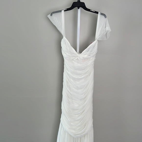 Norma Kamali Walter Fishtail Gown in Snow White - Picture 5 of 16